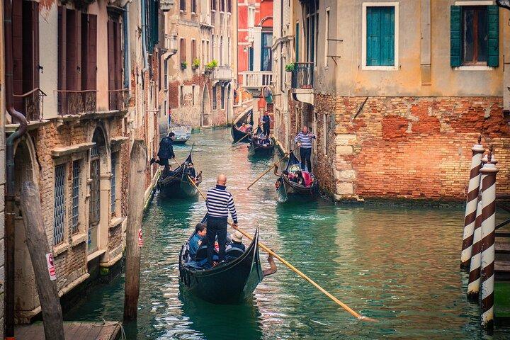 Veneza Gondola Ride : 30 - Minuto Classic Canal Experience