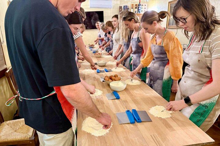 Florence Pasta and Tiramisu Cooking Class with Wine