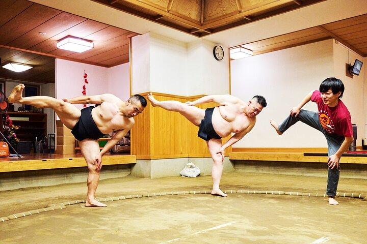 Tokio Sumo Experiencia con espectáculo en vivo y desafío de audiencia