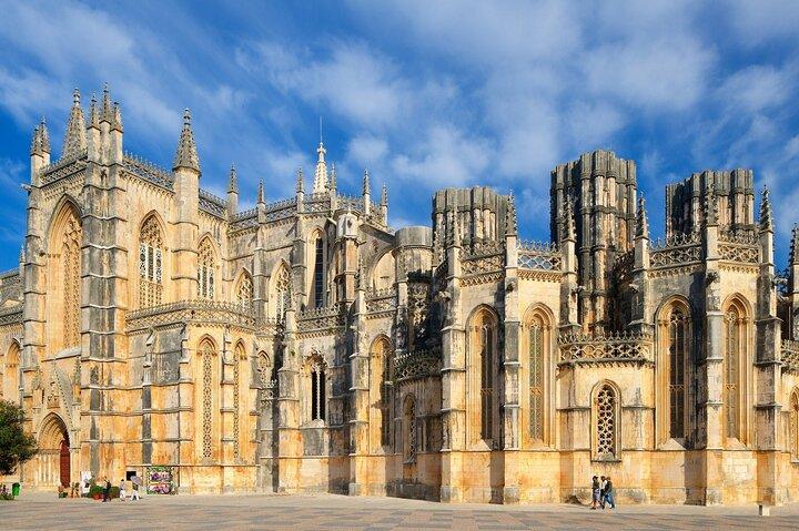 Fátima Batalha Nazaré and Óbidos Private Tour
