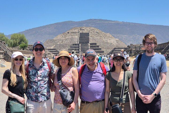 Premium Teotihuacan Pyramids Private Tour with Transportation