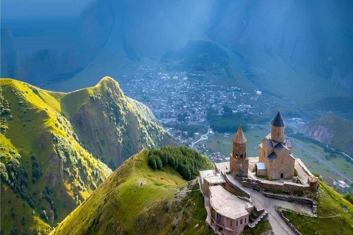 Kazbegi e Gudauri Fantastic Guided Tour Compartilhado