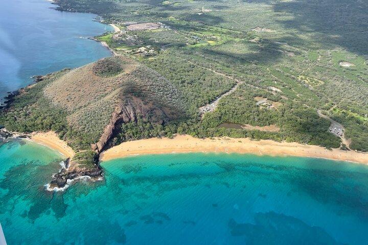 Maui-PRIVATE-Air Tour : SKY-ROAD to HANA : 溶岩＋ジャングルの滝！