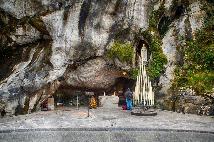 Lourdes Day Trip fra Paris Helligdomme og besøg inkluderet
