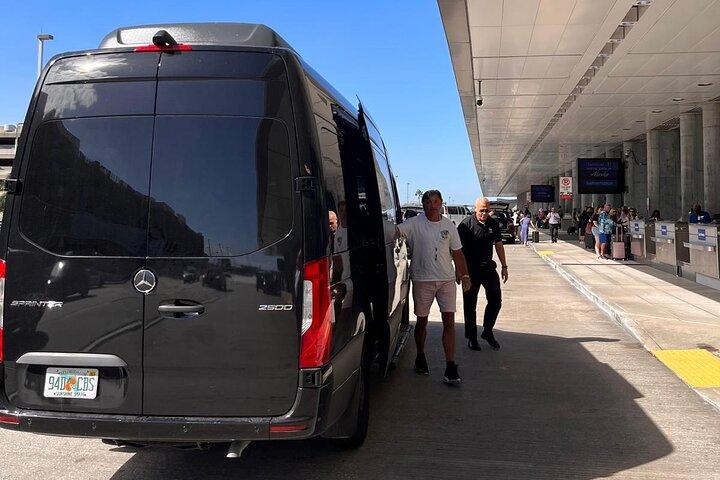 Transporte privado en grupo desde o hacia el aeropuerto de Miami