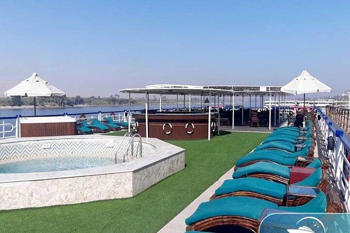 Luxury 5-Days Nile Cruise: With Hot Air Balloon & Abu Simbel Tour