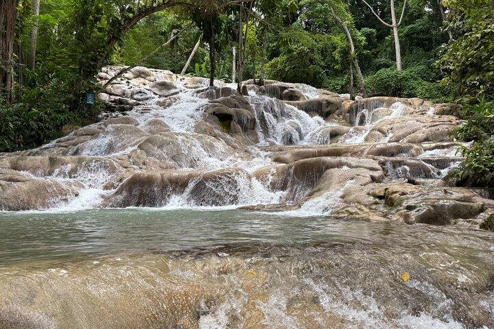 Dunn's River Falls de Negril com almoço e entrada