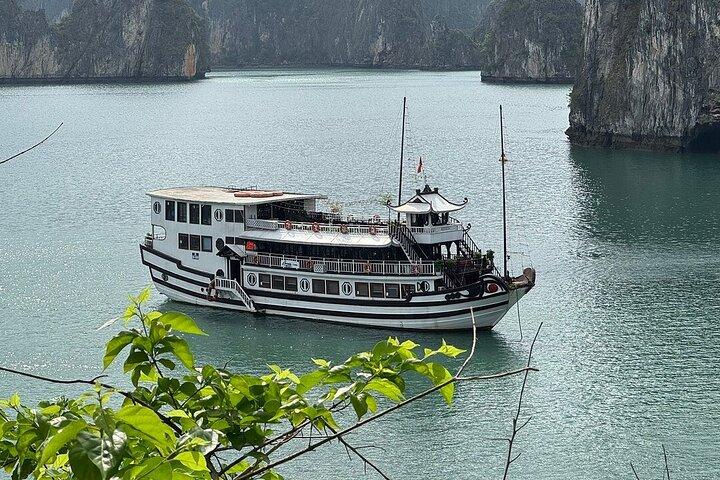 Crociera notturna a Bai Tu Long con rientro a Ninh Binh
