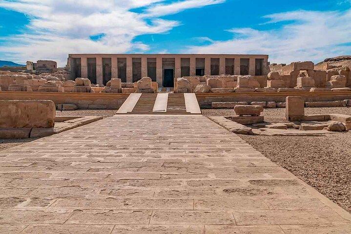 Private Tagestour von Luxor nach Dendara und Abydos Tempel
