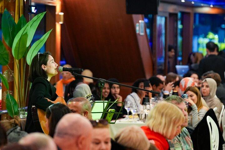 Crucero con cena de lujo por el Bósforo y recogida en el hotel