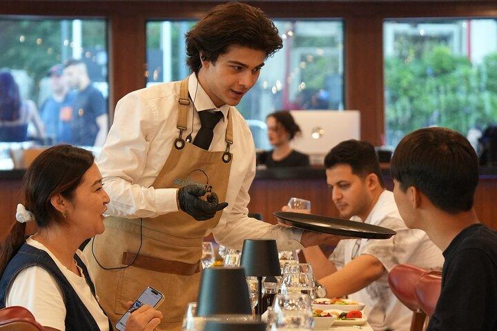 Crucero con cena de lujo por el Bósforo y recogida en el hotel