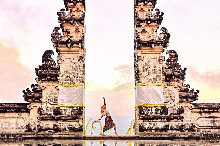 Bali Instagram : Gate of Heavan, Tirta Gangga, Swing and Waterfall
