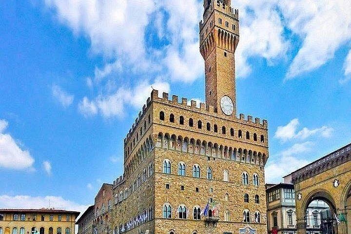 ローマ発、フィレンツェとピサへの4名様向けプライベート日帰り旅行。すべてプライベートです。