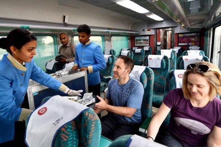 Same Day Taj Mahal Tour mit dem Gatimaan Express Train