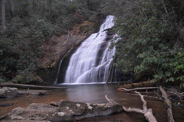 Private Nordgeorgien Wasserfall Tour und malerische Wanderungen