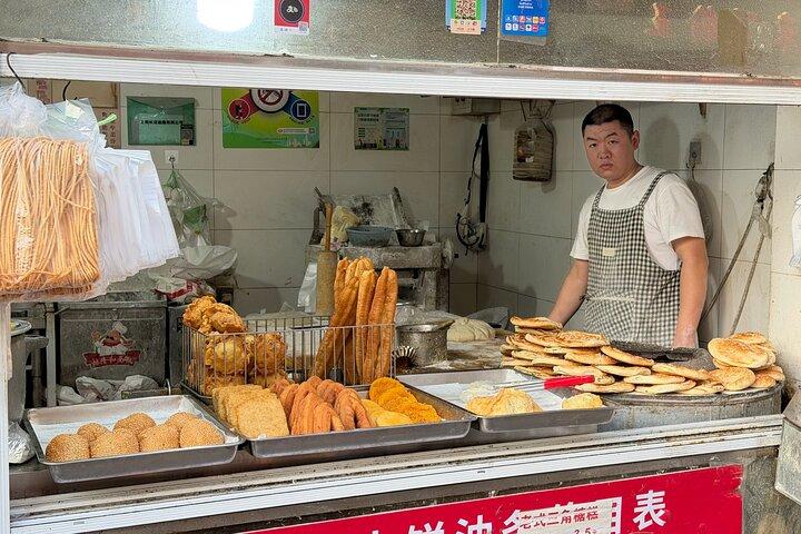 Descubre la vida local y la comida callejera Shanghai Bike Adventure