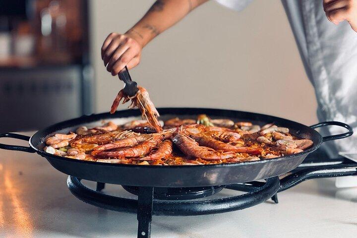 Sevilla : Paella Showcooking op het dak en Sangría