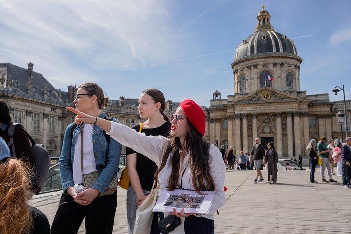 Visite à pied officielle d'Emily à Paris