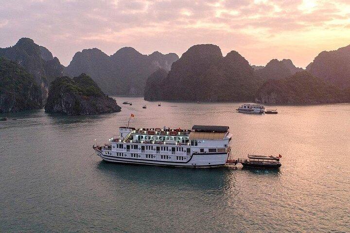 Bai Tu Long Bay Tour de ônibus de 2 dias