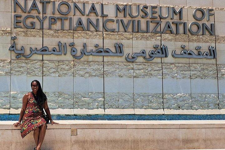 Tour de un día en el Museo Nacional de la Civilización Egipcia