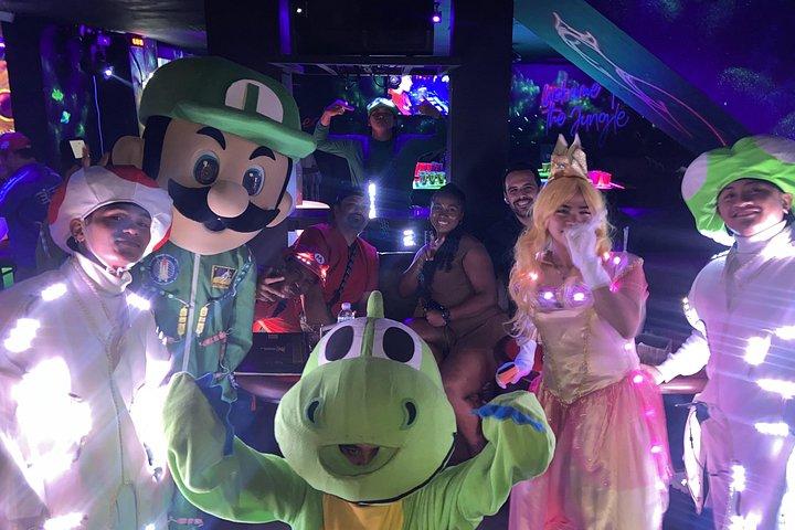 Makati: Music Clubs, Rooftops, and Go Go Bars Nightlife Tour