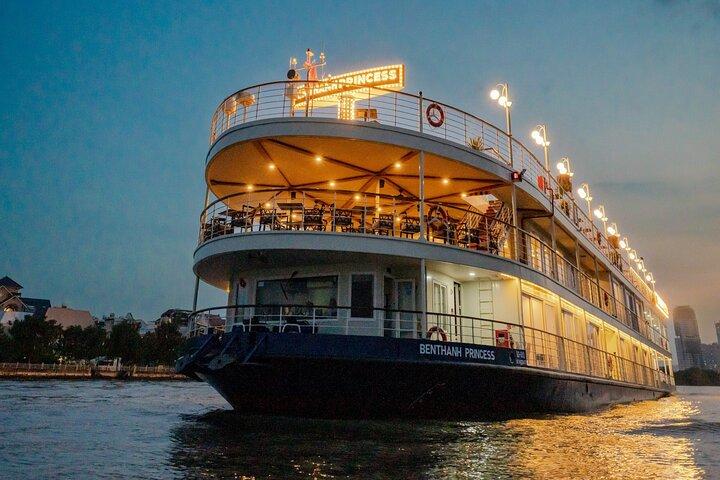 Dîner croisière à Saigon Buffet ou Set Menu avec musique live