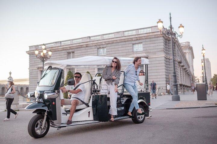 Willkommenstour nach Madrid in einem privaten Öko-Tuk-Tuk mit lokalem Reiseleiter