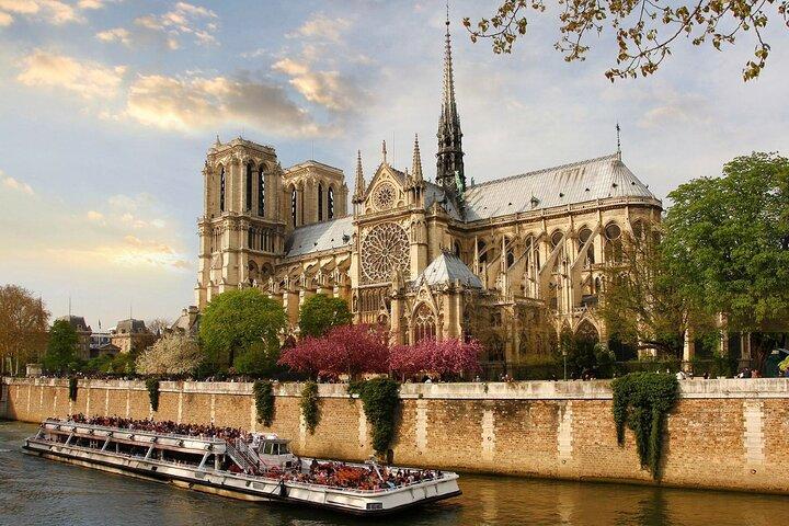 Food Tour Privé au Coeur de Paris, Musée Fromage & Cuisine Locale
