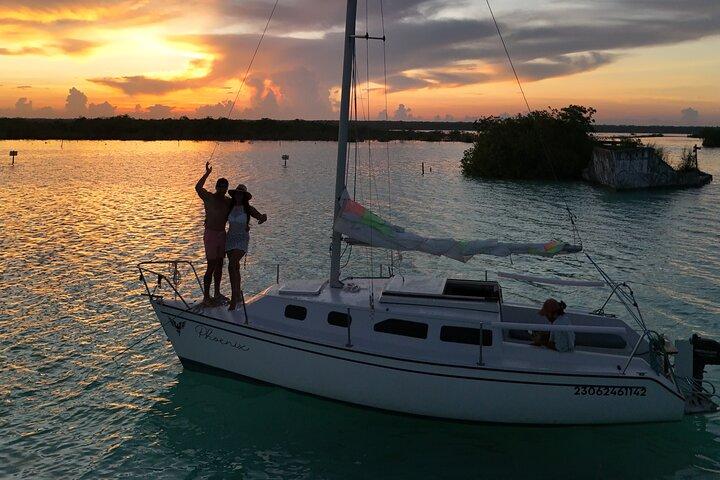 Bacalar Private Sailing Tour: Cervezas e Snacks com Pickup