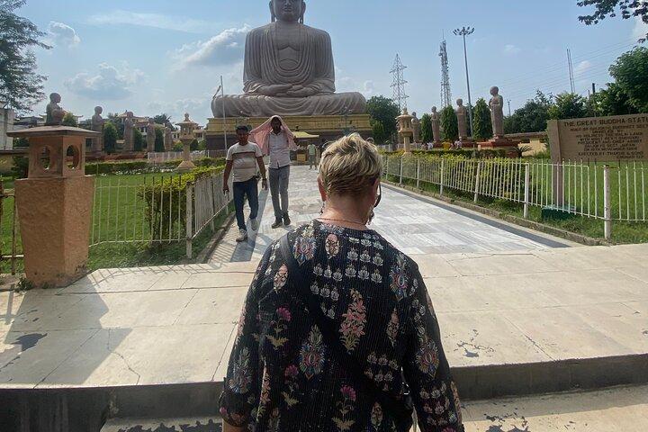 Excursión guiada de un día a Bodhgaya desde Patna con recogida