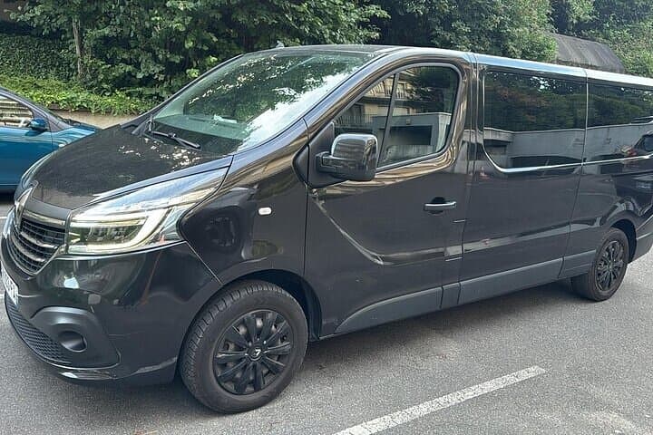 Private Transfer between Paris City and Disneyland Paris