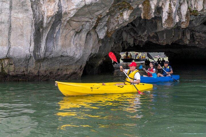 ハノイ発豪華日帰りクルーズハロン湾付きプライベート送迎