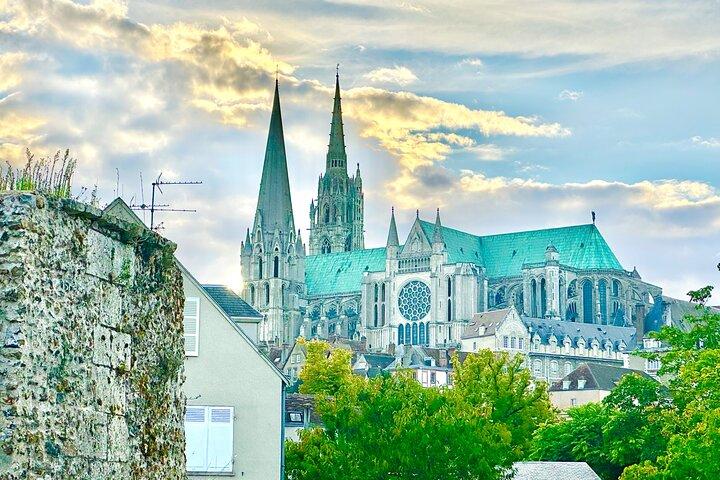 Opdag det middelalderlige vidunder i Chartres-katedralen