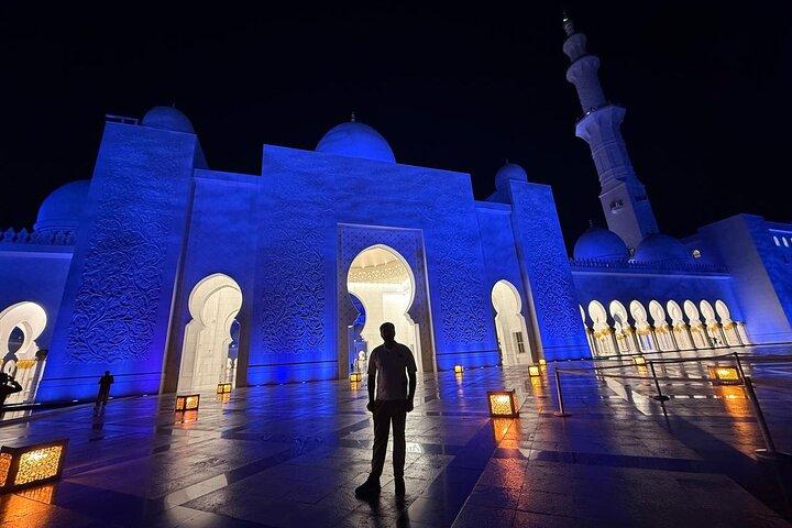 Tour della città di Abu Dhabi con biglietto per la Grande Moschea e il Museo del Louvre