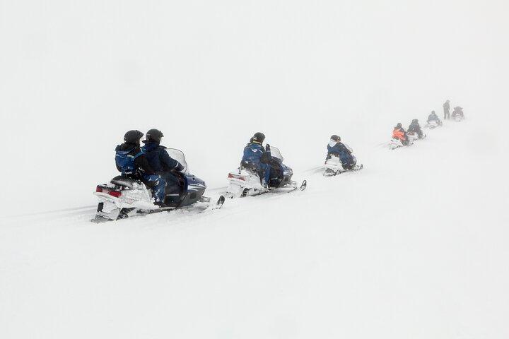 Excursion privée en 4x4 Golden Circle & Glacier Snowmobiling Iceland