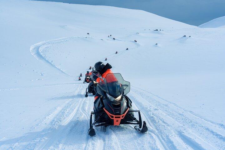 Private 4WD Golden Circle & Glacier Snowmobiling Island tur
