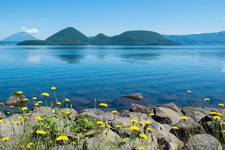 Noboribetsu Lake Toya and Lake Shikotsu Day Tour from Sapporo