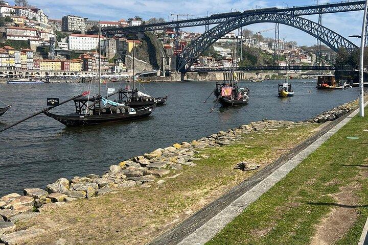 Private tour DE Lisbon to Porto with stops in cities