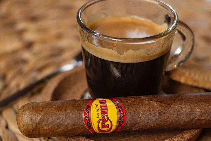 Café e degustação de cigarros em Miami