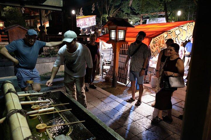 京都祇園小集団文化散歩 芸者の伝統を解説