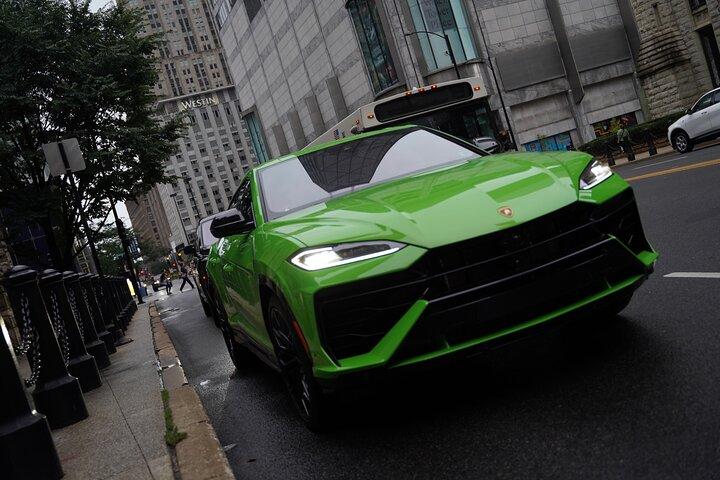 シカゴ・ダウンタウン・シティ・ツアー ランボルギーニで行く【60分体験】