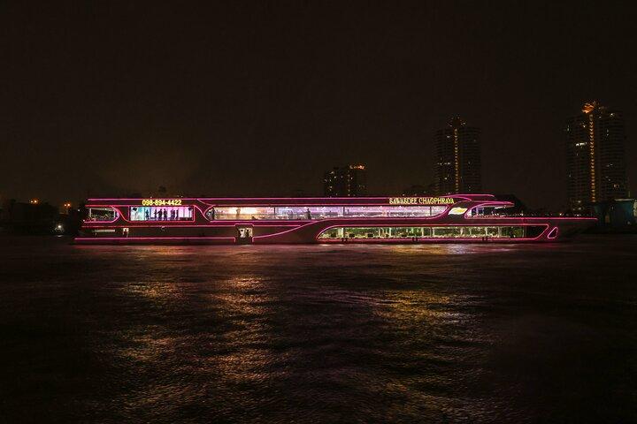 Sawasdee Chao Phraya Diner Cruise in Bangkok