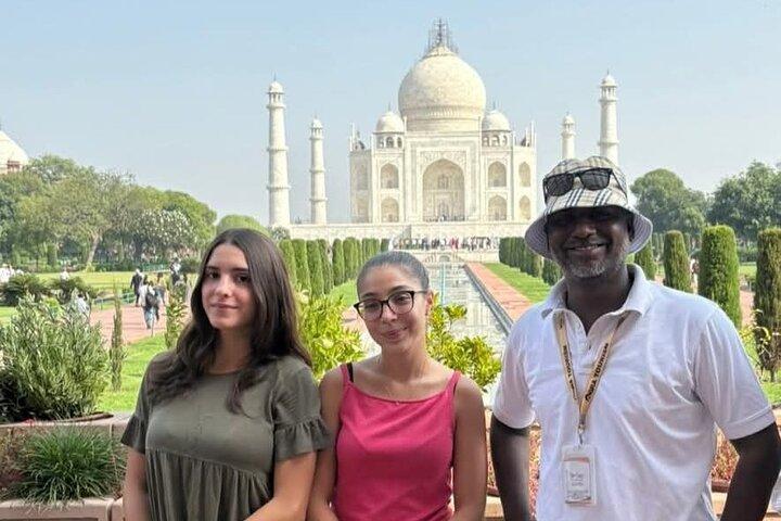 From Delhi: Luxury Group Tour Agra All Inclusive - TOP RATED TOUR