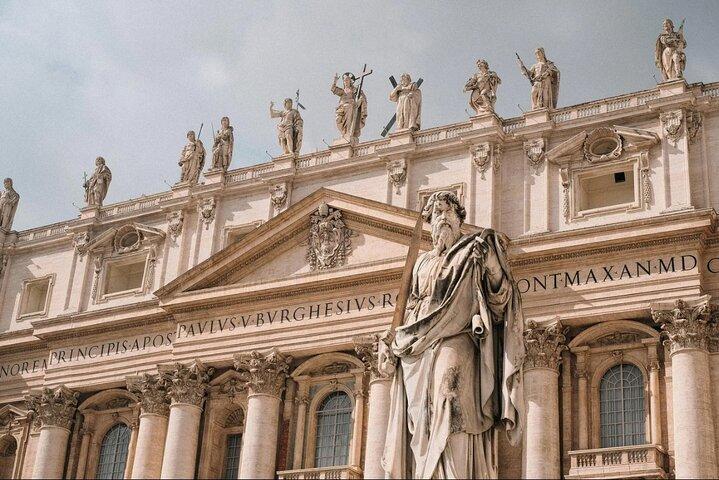 Secretos oscuros del Vaticano - Tour a pie (audio autoguiado)