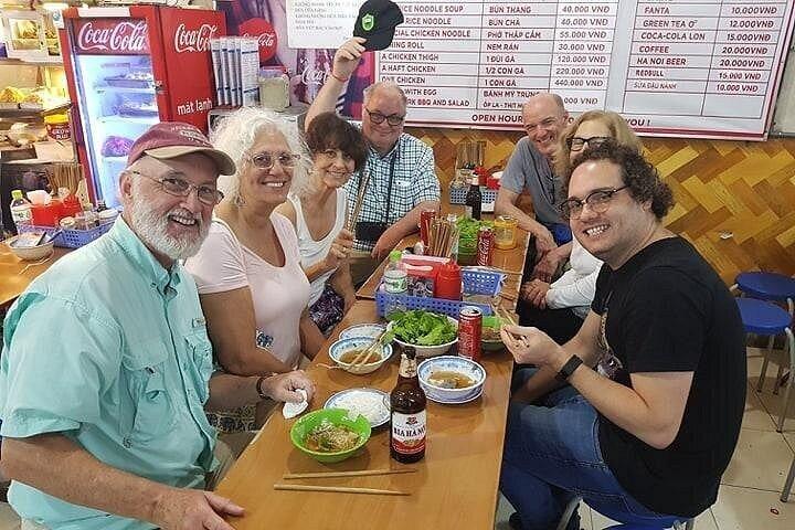 Hanoi Street Food Tour Piccolo gruppo guidato da foodie locale