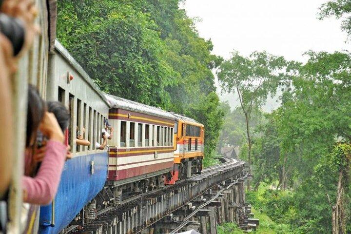 River Kwai & Death Railway Tour met olifantenervaring