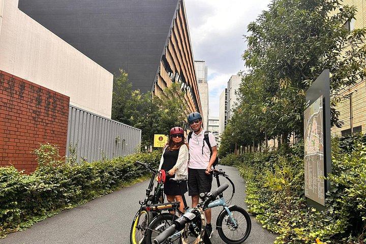 TOKYO 2時間ハイライト ガーデンアルチザンEバイクが案内するガーデンズツアー