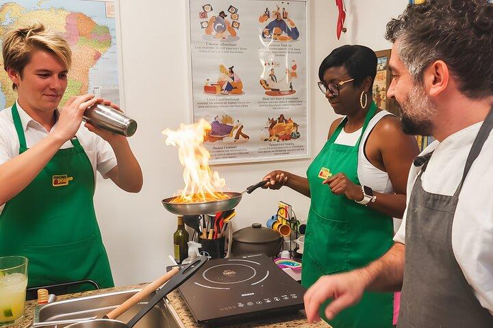 Hands-on Cooking Class em Rio: Iconic Street Foods & Caipirinhas