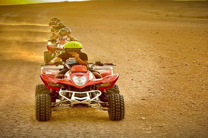 Agafay Quads Cena de camellos en Marrakech