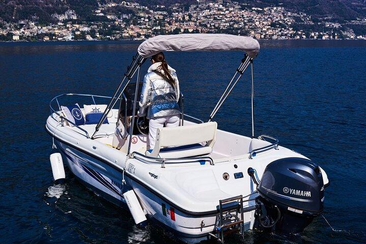 Self Drive Boat Comomeer - Geen vaarbewijs - Zonnescherm - 7ppl